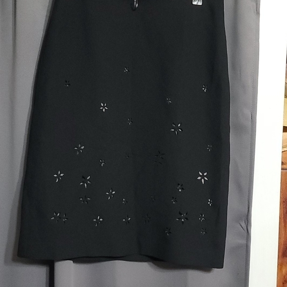 Parallel floral cutout skirt size 8 - Picture 1 of 8